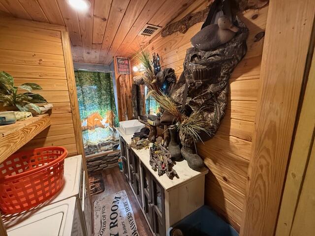 501 S Woodlawn Avenue