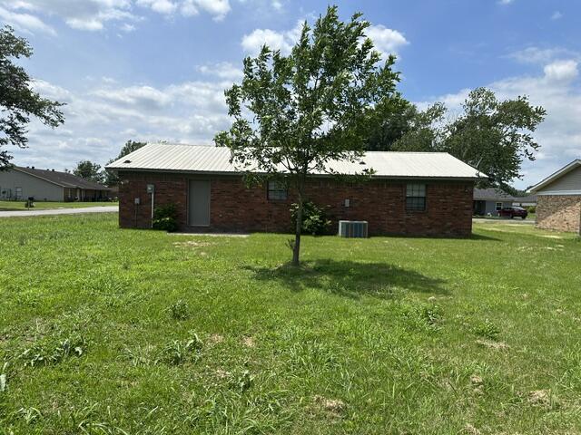 1221 Fairview Drive